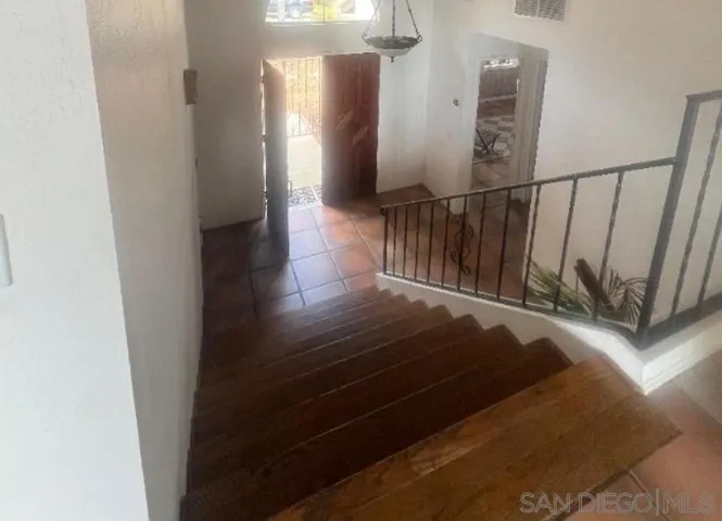 , Escondido, California 92025