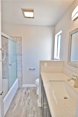13 Bathroom