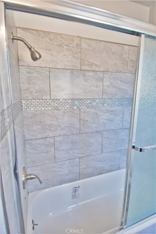 14 Bathroom