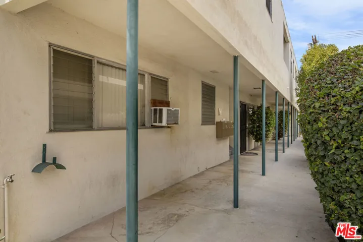 6137 Alcott Street, Los Angeles, California 90035
