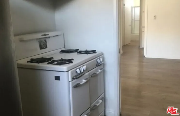 6137 Alcott Street, Los Angeles, California 90035