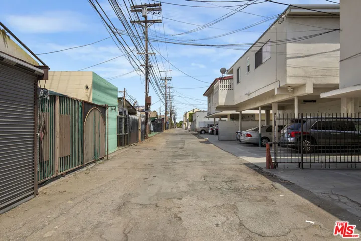 6137 Alcott Street, Los Angeles, California 90035