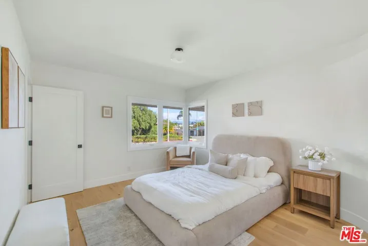 4204 Olympiad Drive, Los Angeles, California 90043