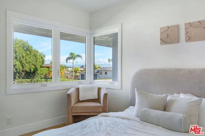 4204 Olympiad Drive, Los Angeles, California 90043