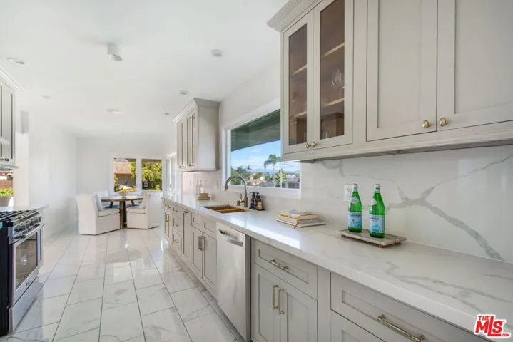 4204 Olympiad Drive, Los Angeles, California 90043