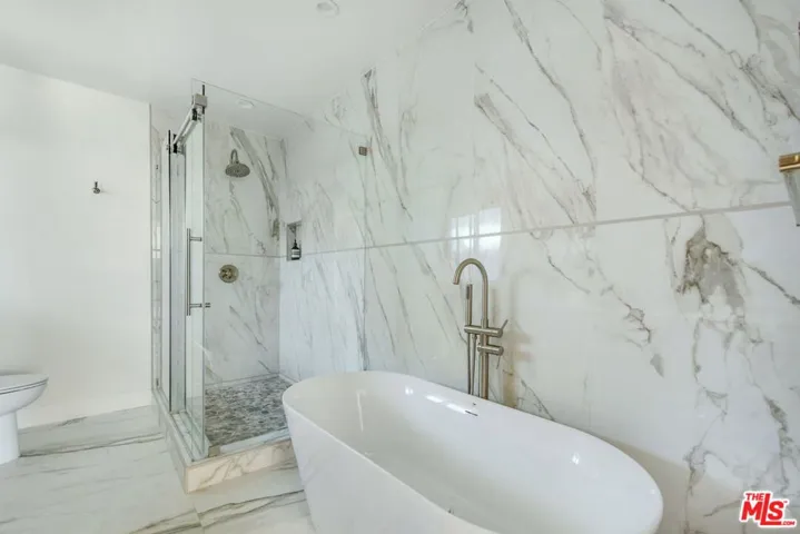 4204 Olympiad Drive, Los Angeles, California 90043