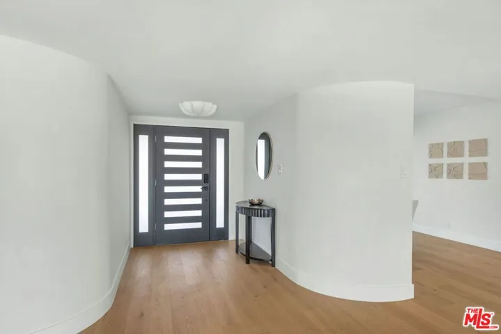 4204 Olympiad Drive, Los Angeles, California 90043