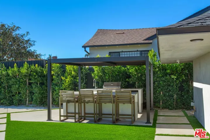 4204 Olympiad Drive, Los Angeles, California 90043