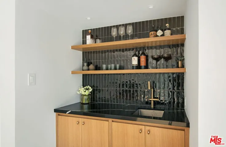 4204 Olympiad Drive, Los Angeles, California 90043