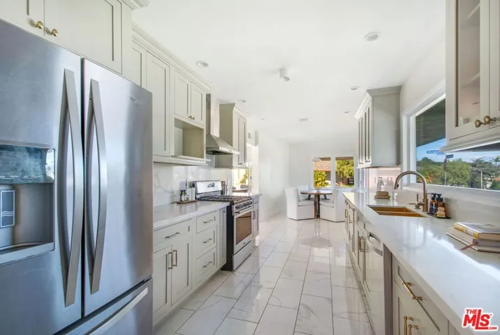 4204 Olympiad Drive, Los Angeles, California 90043