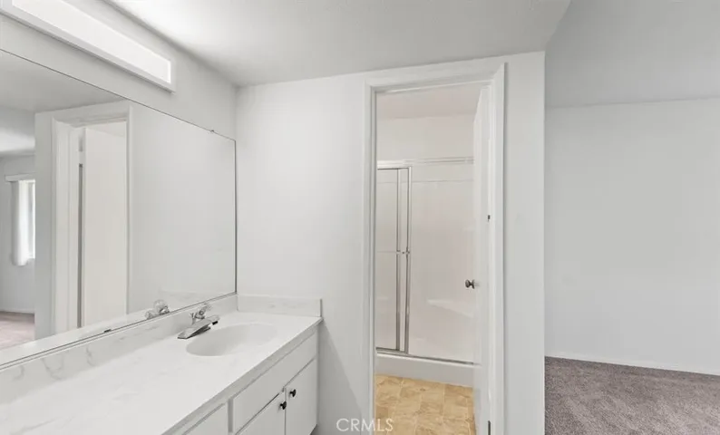 18307 Burbank 68, Tarzana, California 91356