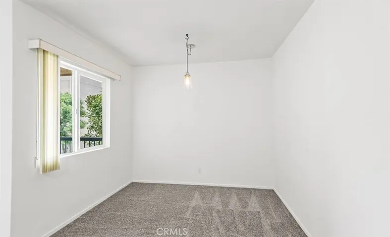 18307 Burbank 68, Tarzana, California 91356