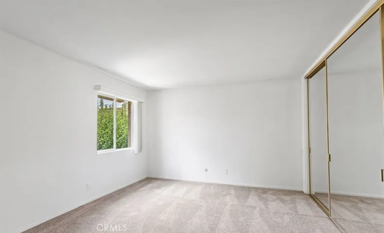 18307 Burbank 68, Tarzana, California 91356