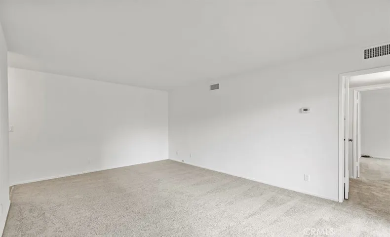 18307 Burbank 68, Tarzana, California 91356