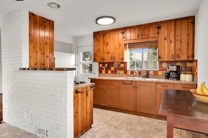 2002 Noble, Lemon Grove, California 91945