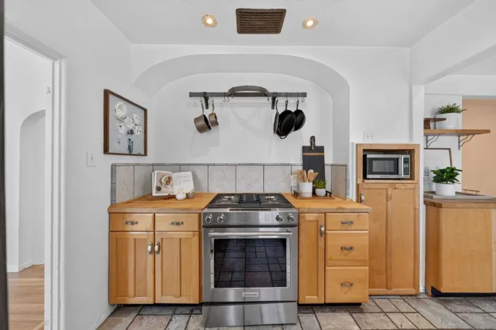 1503 King, Santa Cruz, California 95060