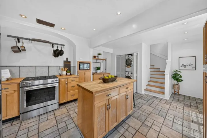 1503 King, Santa Cruz, California 95060