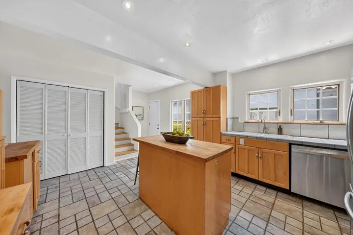 1503 King, Santa Cruz, California 95060