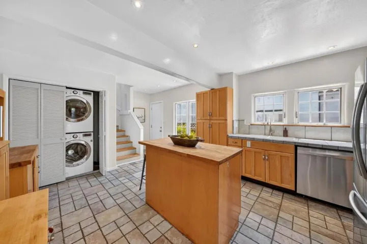 1503 King, Santa Cruz, California 95060
