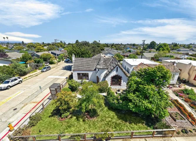 1503 King, Santa Cruz, California 95060