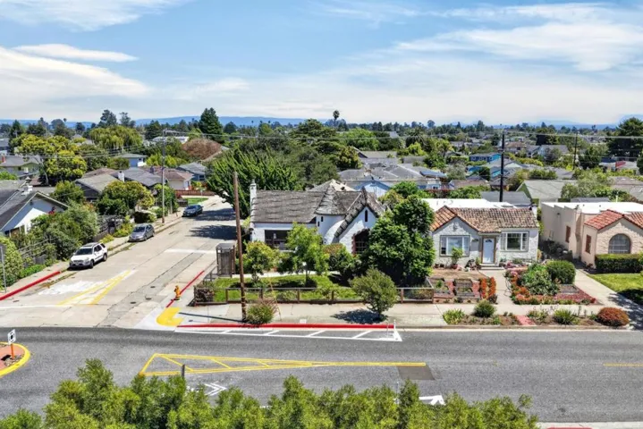 1503 King, Santa Cruz, California 95060