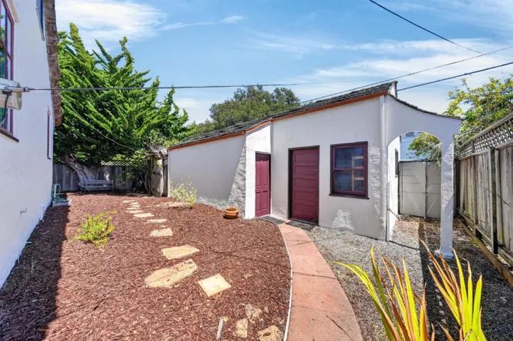 1503 King, Santa Cruz, California 95060