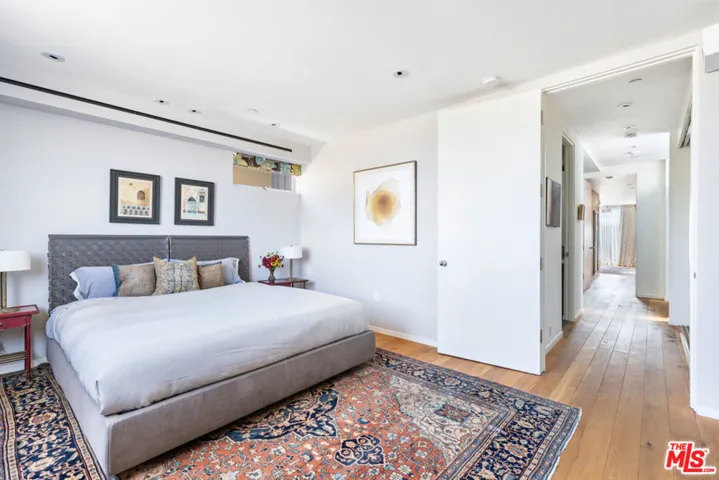 2124 Narcissus Court, Venice, California 90291