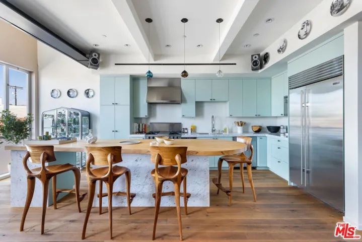 2124 Narcissus Court, Venice, California 90291