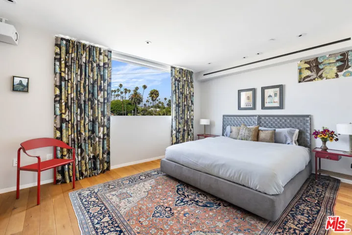 2124 Narcissus Court, Venice, California 90291