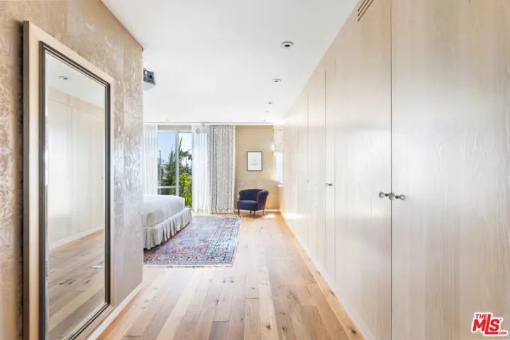 2124 Narcissus Court, Venice, California 90291