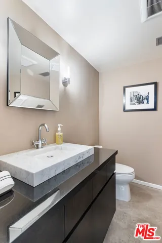 2124 Narcissus Court, Venice, California 90291