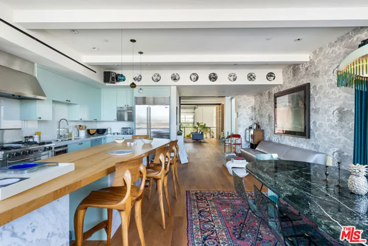 2124 Narcissus Court, Venice, California 90291
