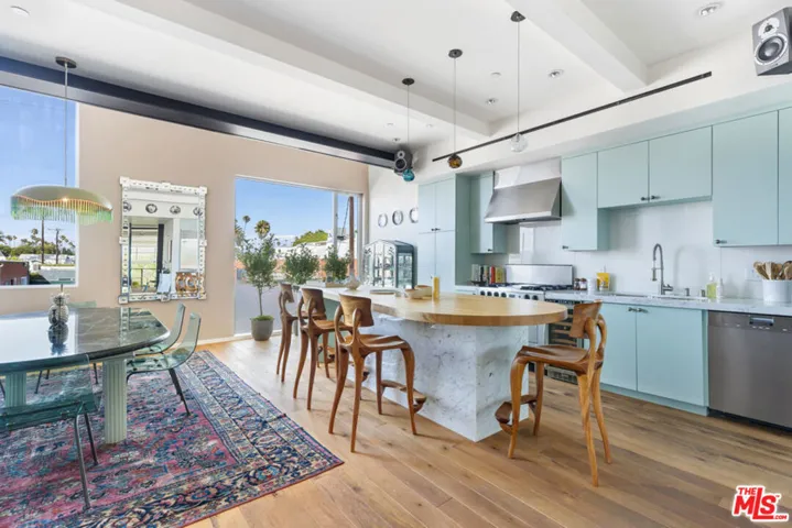 2124 Narcissus Court, Venice, California 90291