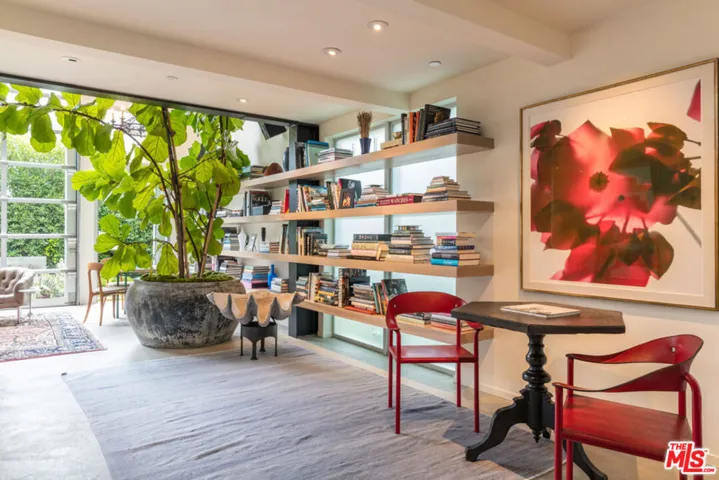 2124 Narcissus Court, Venice, California 90291