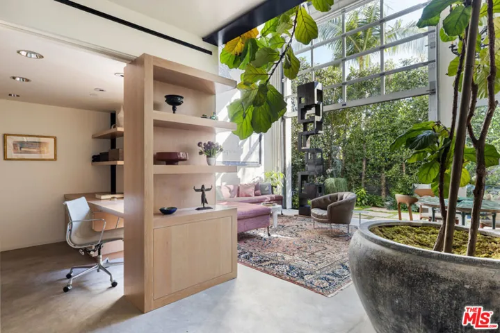 2124 Narcissus Court, Venice, California 90291