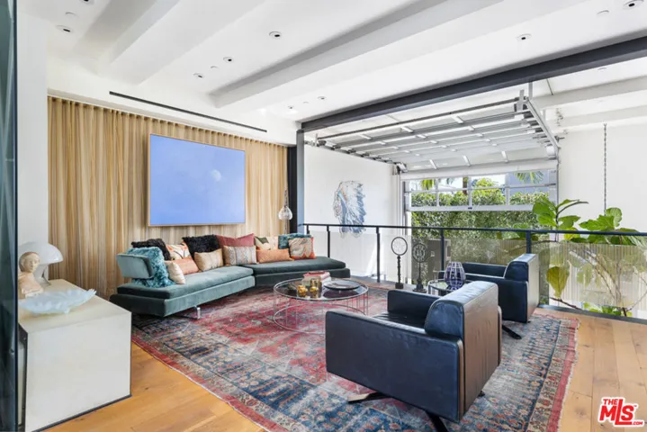 2124 Narcissus Court, Venice, California 90291