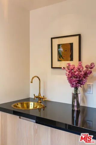 2124 Narcissus Court, Venice, California 90291