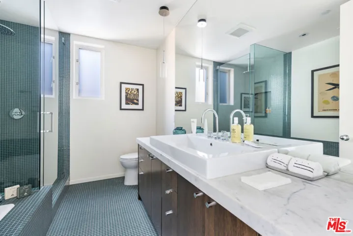 2124 Narcissus Court, Venice, California 90291
