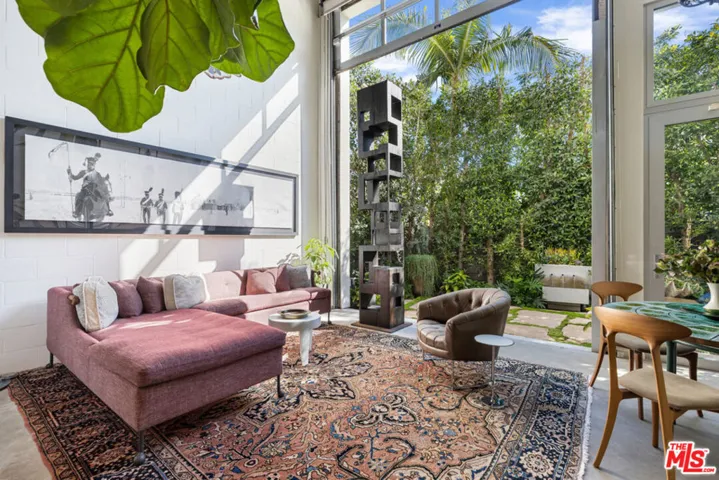 2124 Narcissus Court, Venice, California 90291