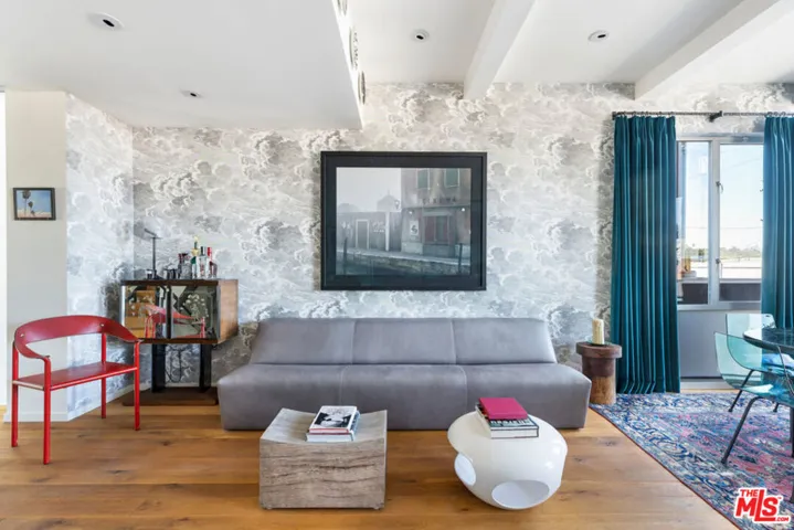 2124 Narcissus Court, Venice, California 90291