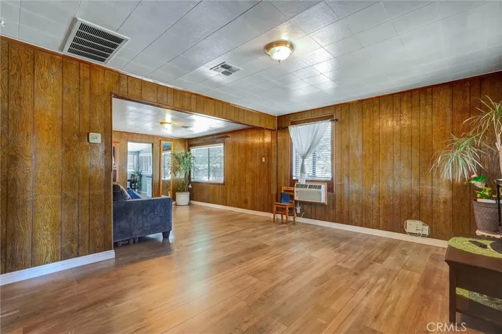 10555 Cayuga, Pacoima, California 91331 — photo 4