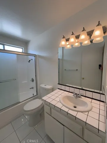 18550 Hatteras Street 21, Los Angeles, California 91356