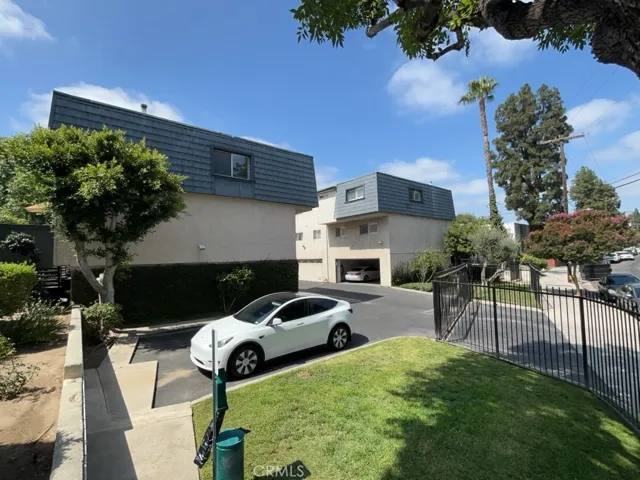18550 Hatteras Street 21, Los Angeles, California 91356