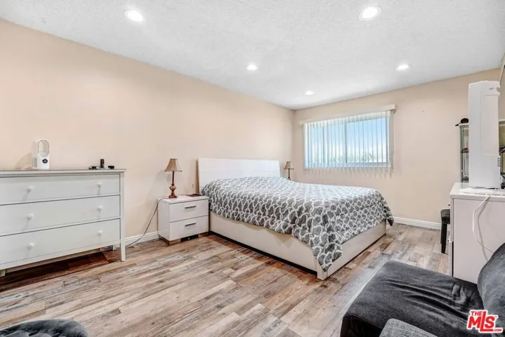 21333 Lassen Street 8b, Los Angeles, California 91311