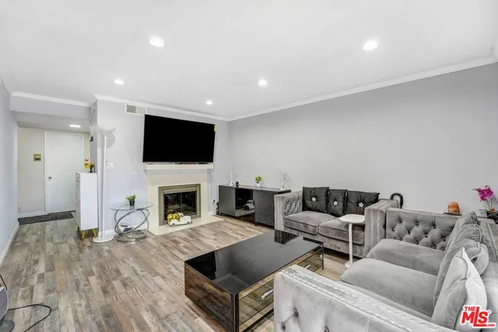 21333 Lassen Street 8b, Los Angeles, California 91311