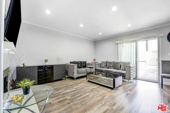21333 Lassen Street 8b, Los Angeles, California 91311