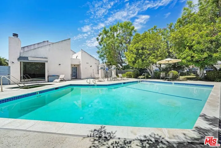 21333 Lassen Street 8b, Los Angeles, California 91311