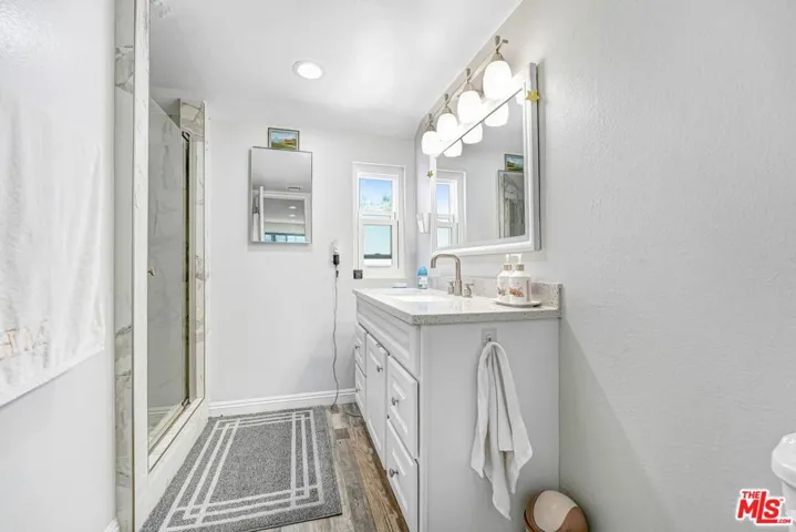 21333 Lassen Street 8b, Los Angeles, California 91311