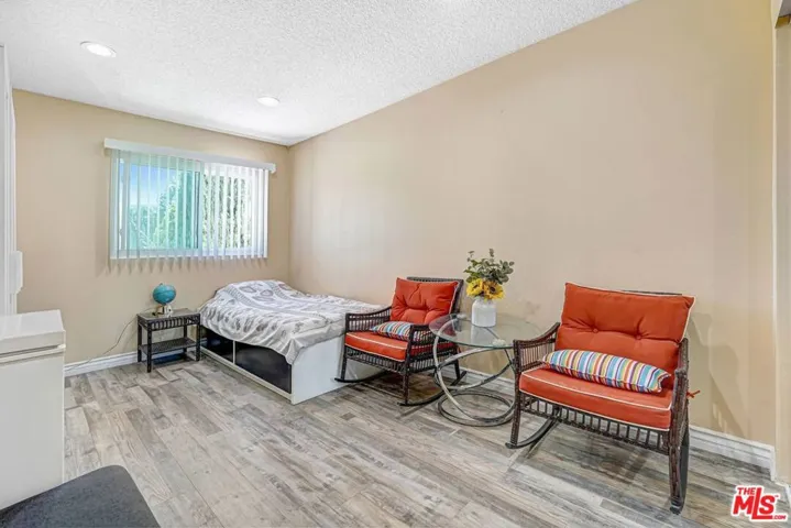 21333 Lassen Street 8b, Los Angeles, California 91311