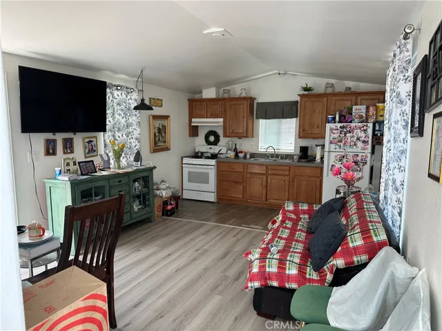 124 Cottonwood Lane, Seal Beach, California 90740